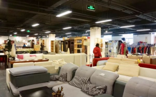 在珠海市吉大区域，寻找家具店可谓是一件轻松的事情，因为这里聚集了不少提供各式家具的店铺，满足不同消费者的需求。