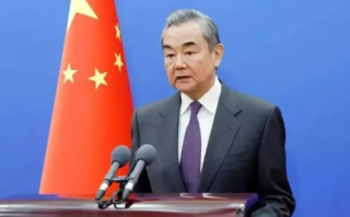 中方王毅与巴基斯坦副总理兼外长、印度国家安全顾问通电话，共商合作与安全