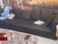 在阳光明媚的午后，一场别开生面的直播活动在社交媒体上悄然展开——这是一场关于拆解迷你家具的奇妙探险。镜头前，一位笑容可掬的博主正准备带领观众们进入一个微缩世界的奇妙旅程。