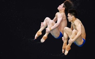 双子星程子龙朱子锋，勇夺跳水世界杯男子双人十米台金牌