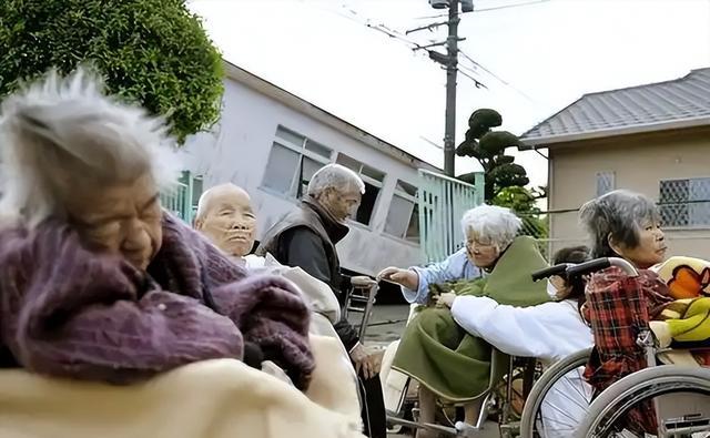 日媒：日本3个月前坠坑老人确认死亡，家属发声-第3张图片-赛丽网