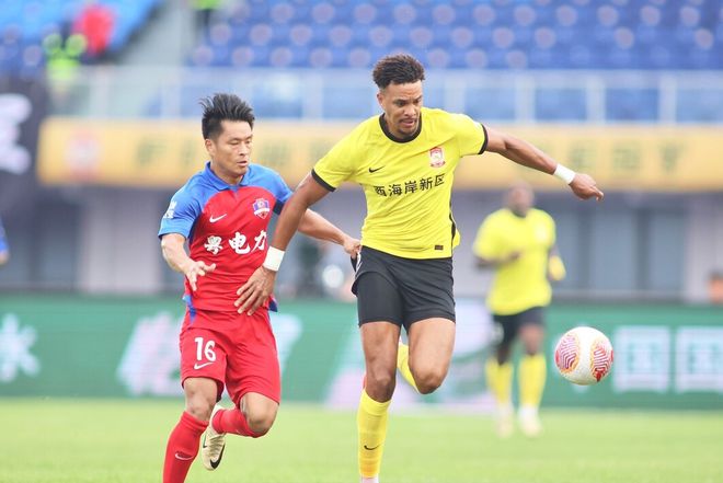 青岛西海岸3-1力克梅州升第7，阿齐兹段刘愚建功，内尔松卢斯一条龙助阵-第2张图片-赛丽网