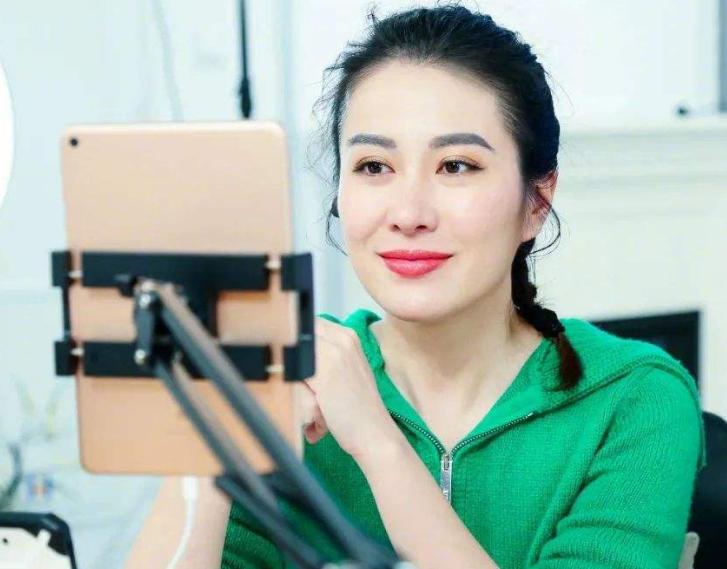 揭秘直播背后的真相，数据造假、虚假人设与黑心商品-第1张图片-赛丽网