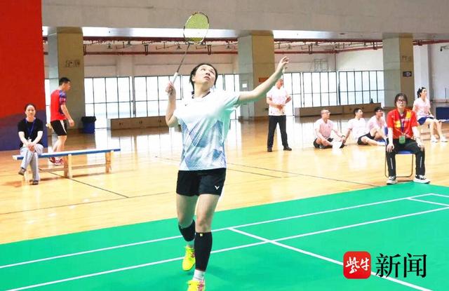 厦门600余名球友共舞，田卿助阵全民羽毛球健身盛宴-第2张图片-赛丽网