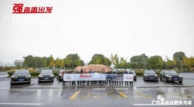 探索上海龙凤家具的直销之旅，从选材到安装的全面攻略-第1张图片-赛丽网