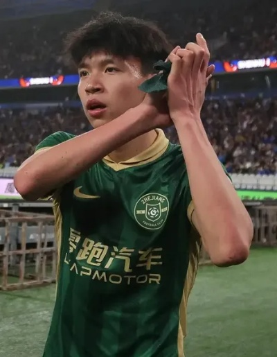 足球名嘴泼冷水，王钰栋五大联赛之梦需勇敢闯荡-第2张图片-赛丽网