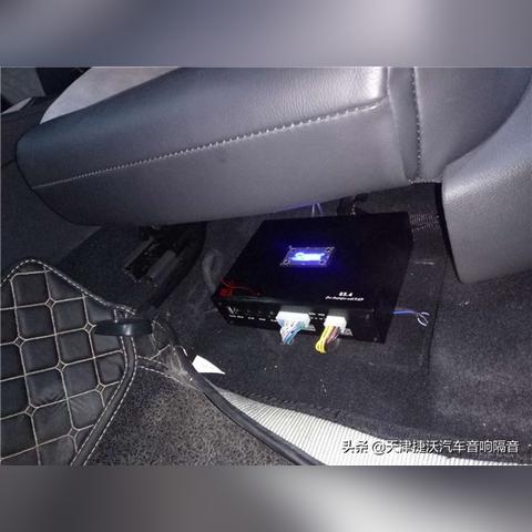在家居市场中，音响作为提升生活品质的必备品，常被巧妙地融入各种家具设计中，不仅满足了听觉享受，还兼顾了实用与美观。以下是一些融合了音响功能的家具种类，它们在为生活带来音乐的同时，也装饰着我们的空间。-第1张图片-赛丽网